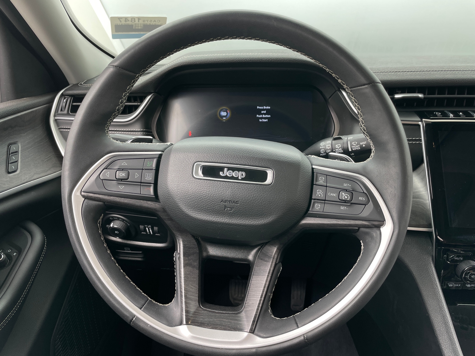 Thumbnail: 2023 Jeep Grand Cherokee L - 4