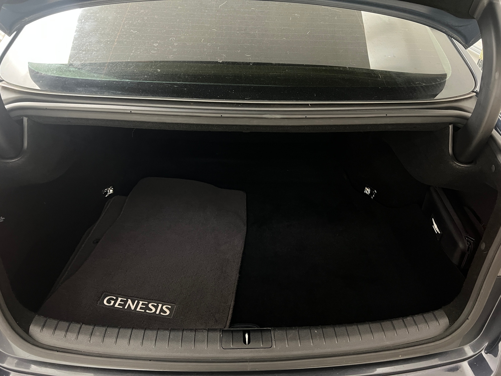 Thumbnail: 2017 Genesis G80 - 6