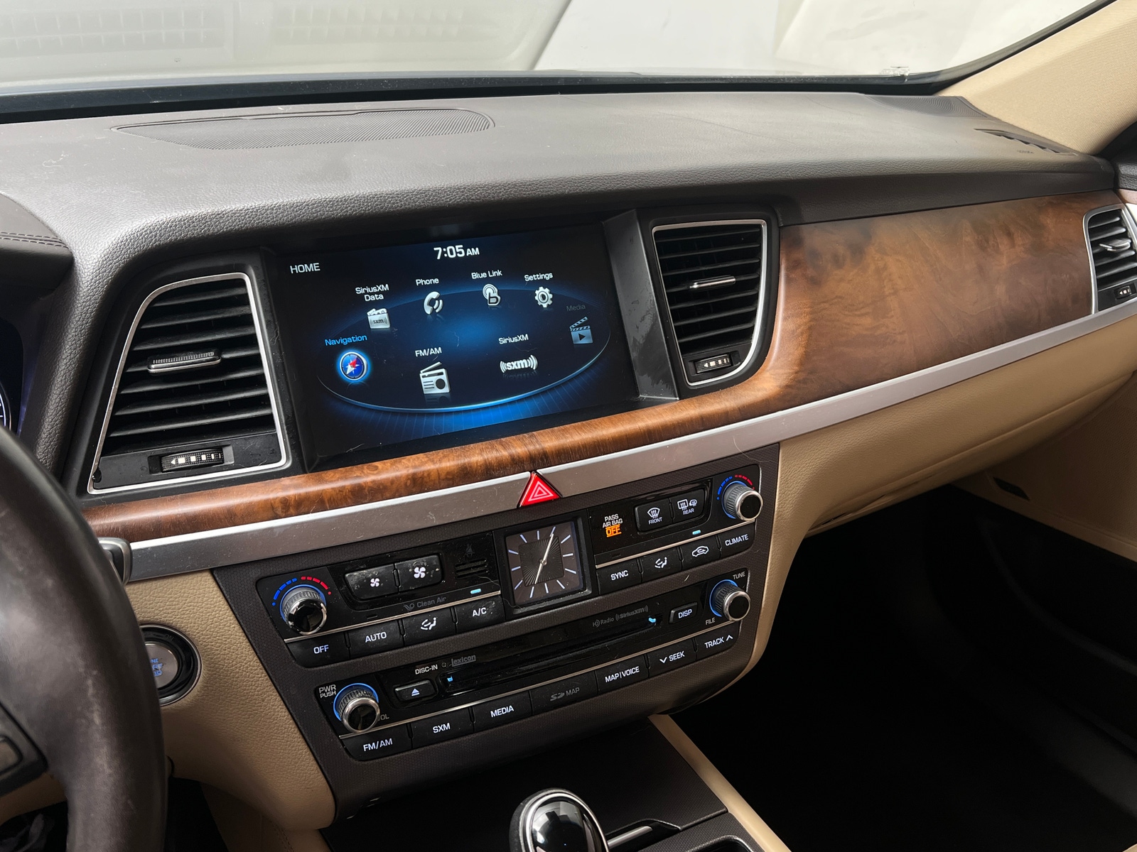 Thumbnail: 2017 Genesis G80 - 3