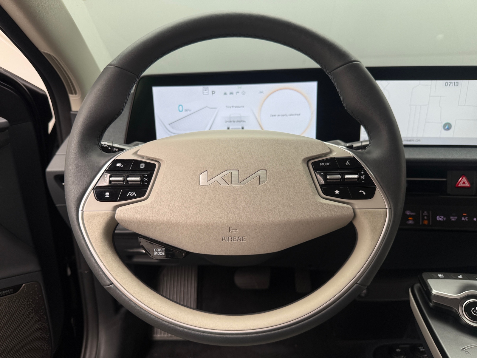 Thumbnail: 2024 Kia EV6 - 4