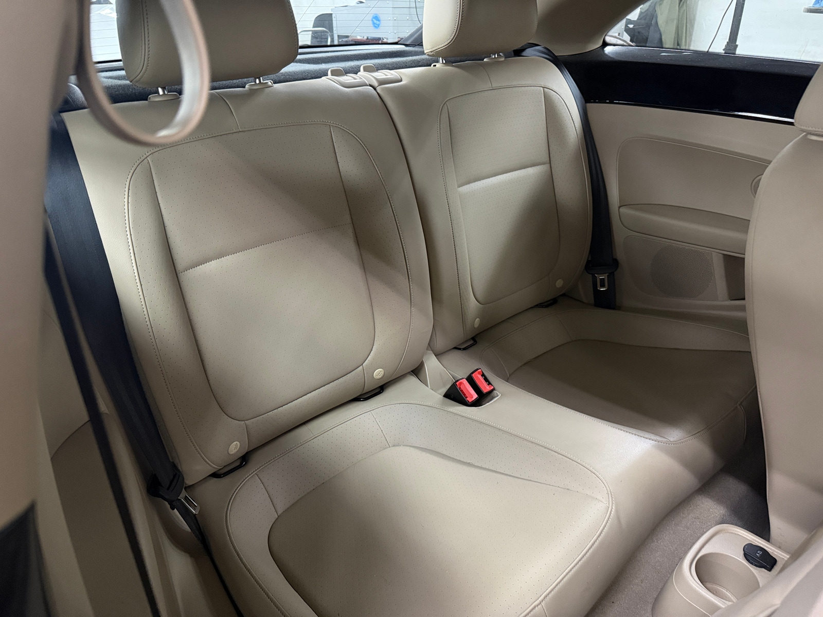 Thumbnail: 2015 Volkswagen Beetle - 6