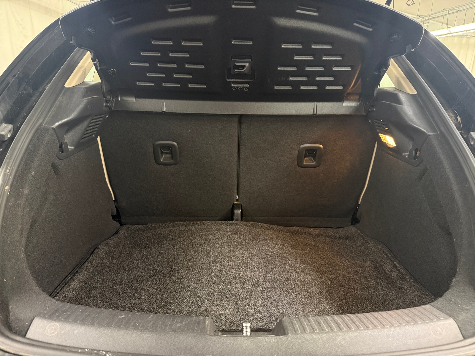Thumbnail: 2015 Volkswagen Beetle - 7