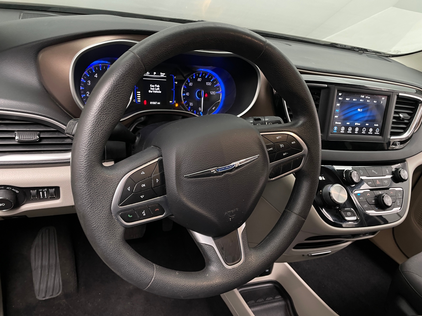 Thumbnail: 2018 Chrysler Pacifica - 5