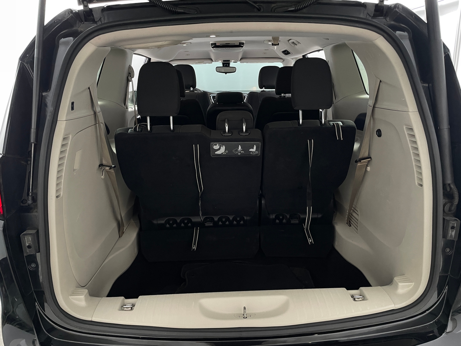 Thumbnail: 2018 Chrysler Pacifica - 7