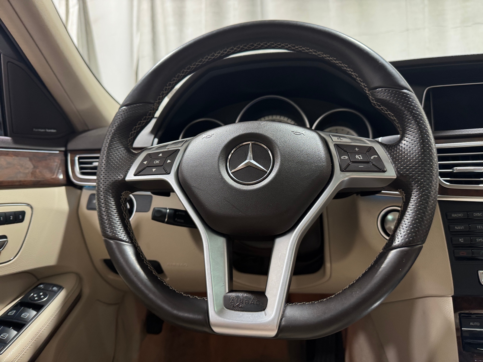Thumbnail: 2014 Mercedes-Benz E-Class - 4