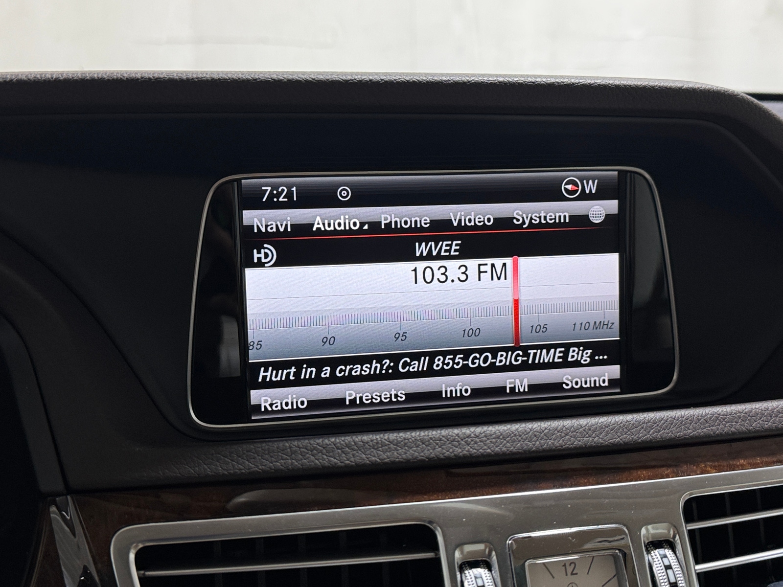 Thumbnail: 2014 Mercedes-Benz E-Class - 3