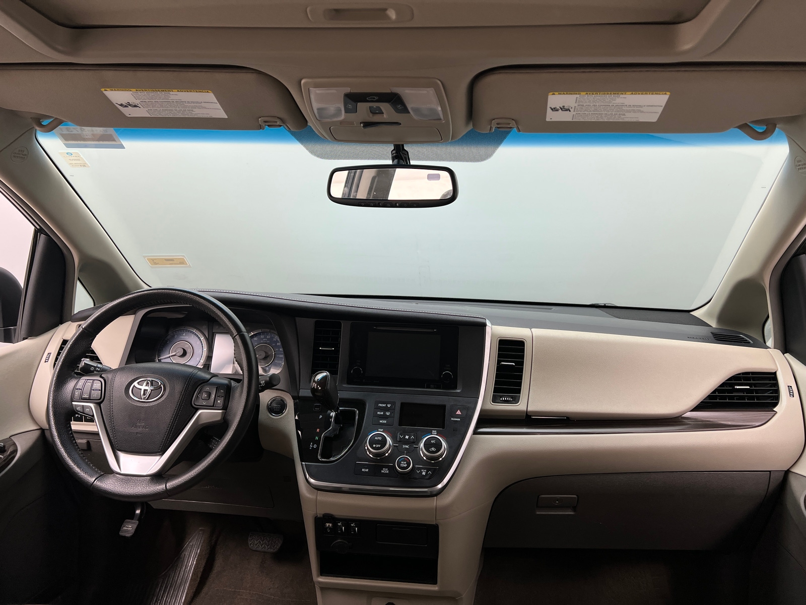 Thumbnail: 2017 Toyota Sienna - 2