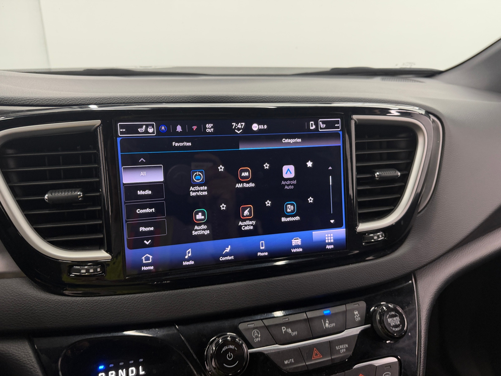 Thumbnail: 2025 Chrysler Pacifica - 3