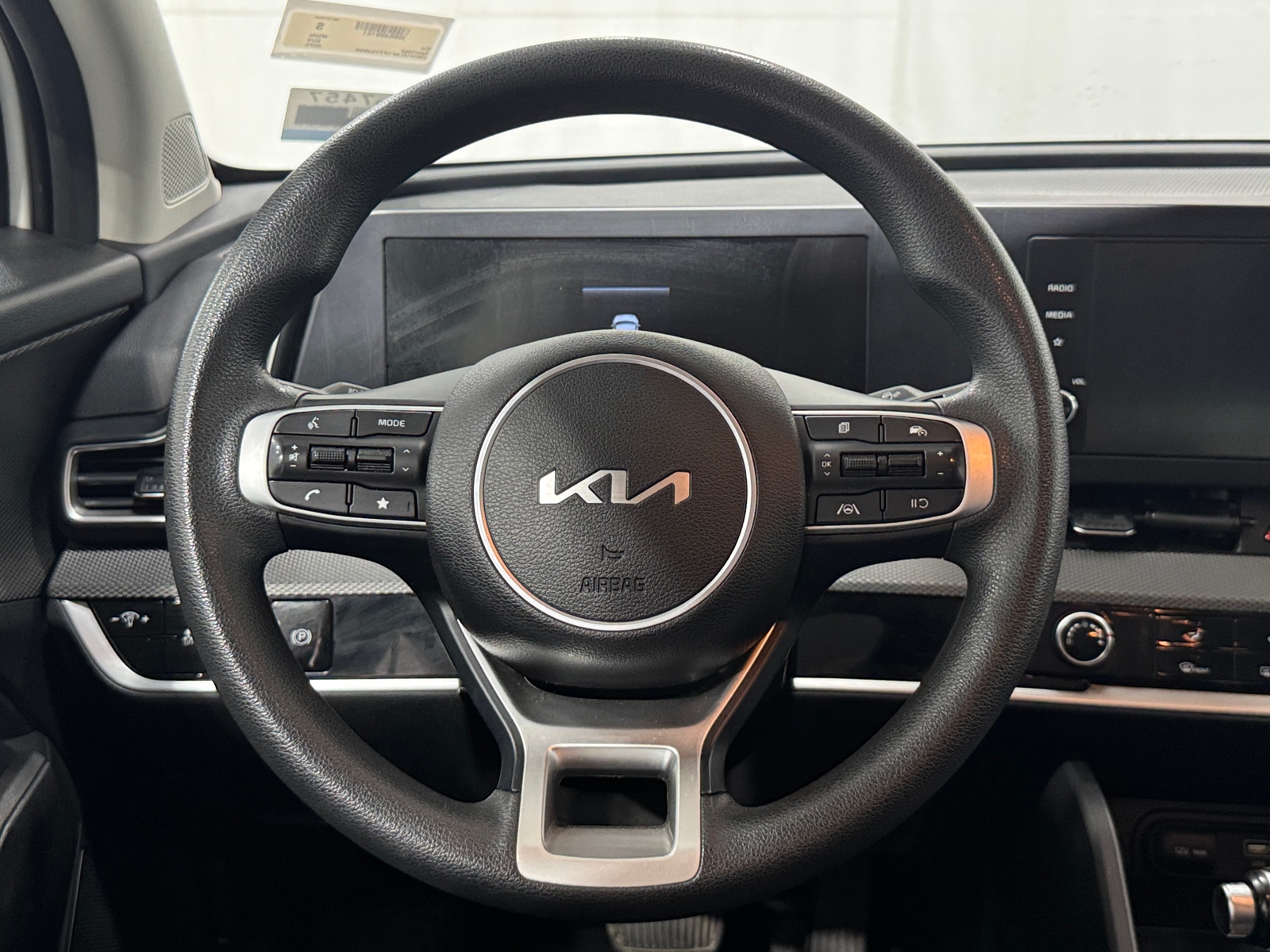 Thumbnail: 2023 Kia Sportage - 5