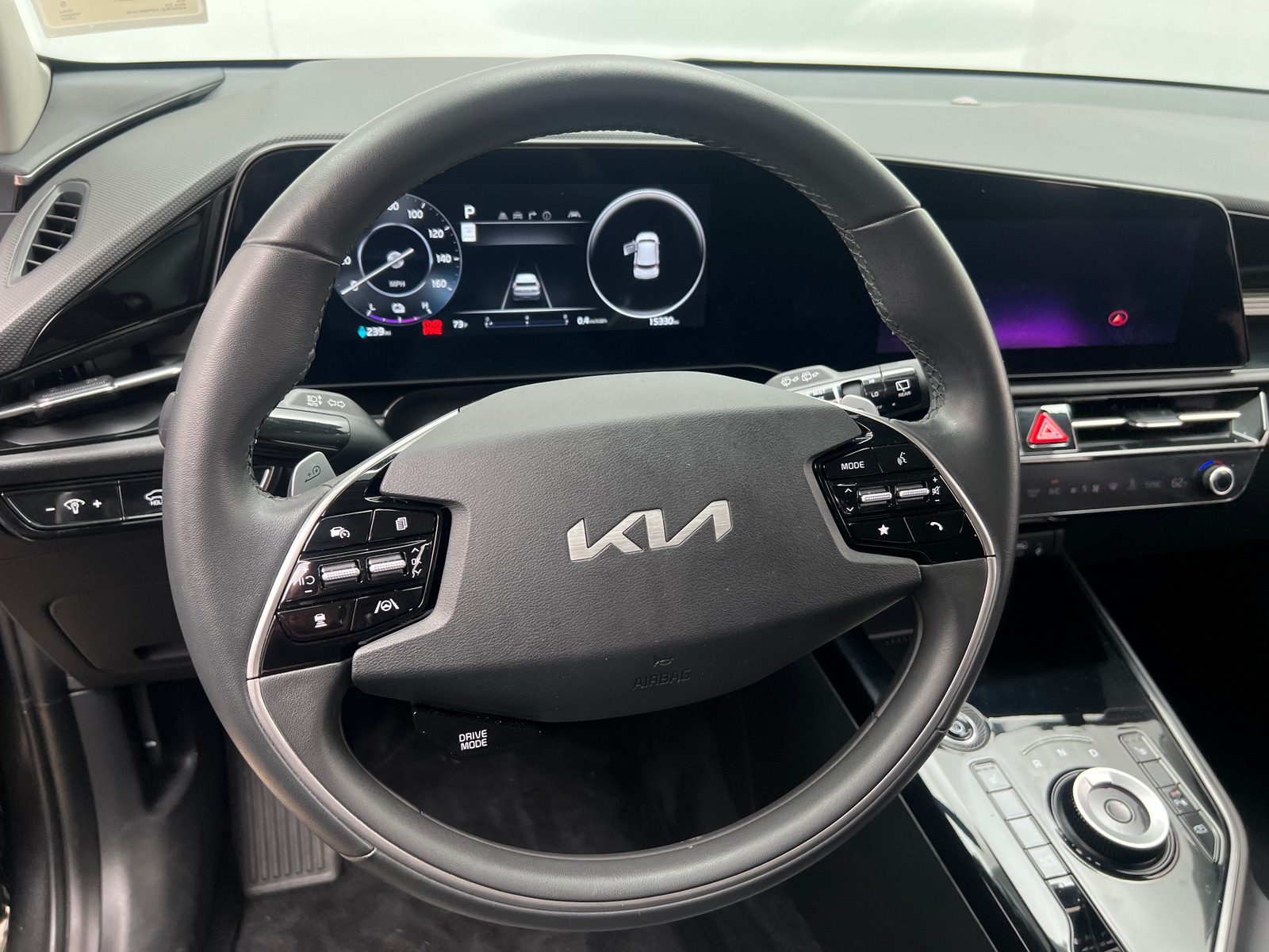Thumbnail: 2023 Kia Niro - 4