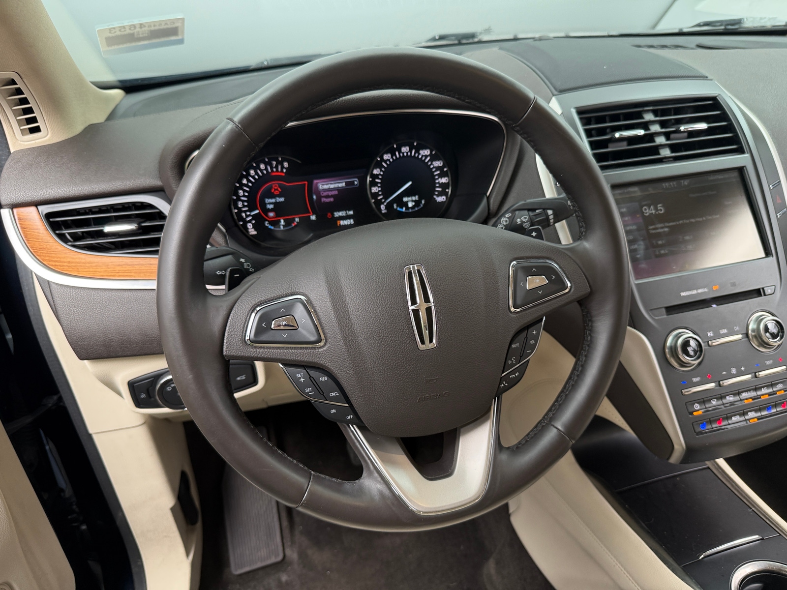 Thumbnail: 2015 Lincoln MKC - 4
