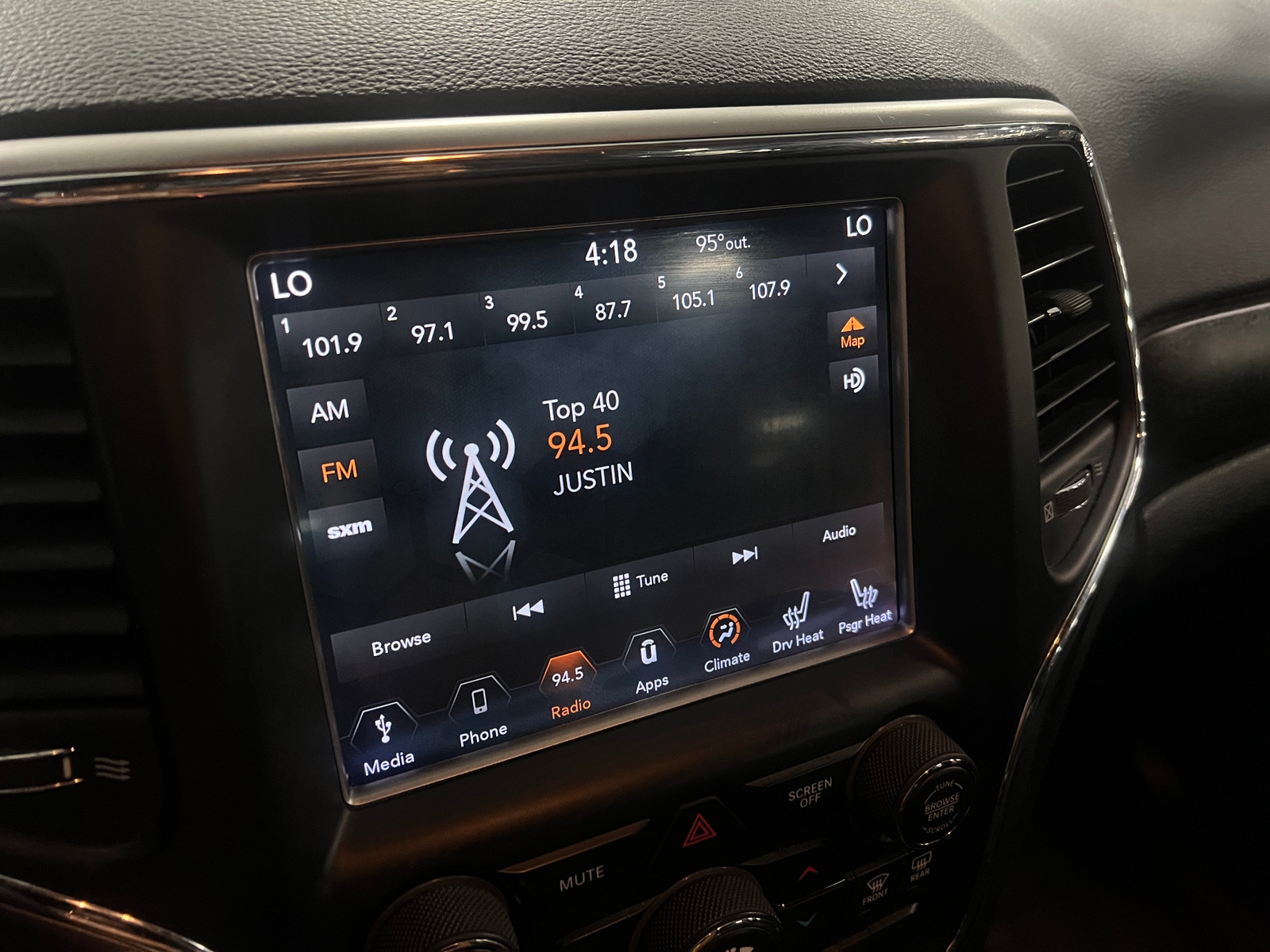 Thumbnail: 2018 Jeep Grand Cherokee - 3