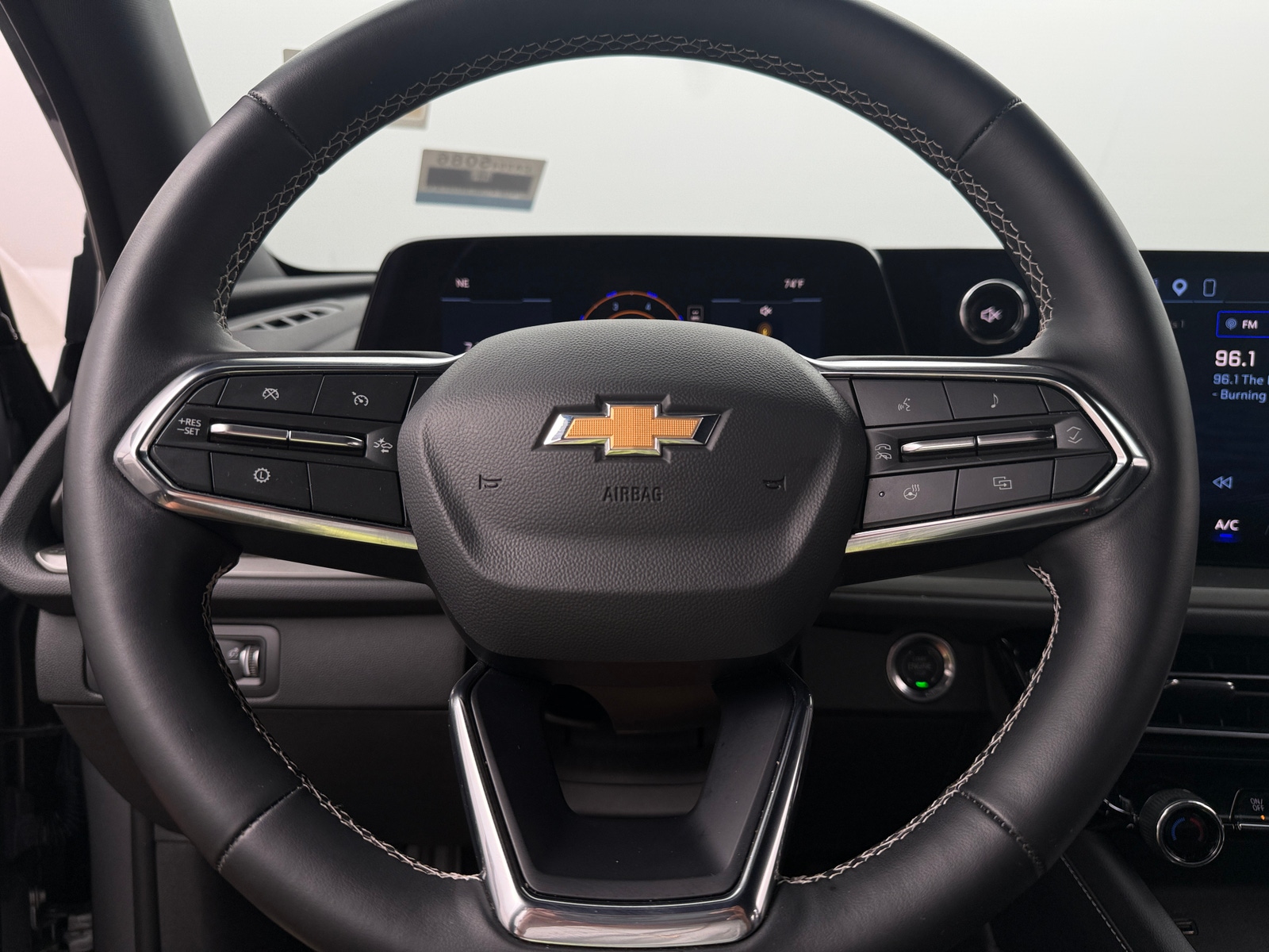 Thumbnail: 2026 Chevrolet Traverse - 4