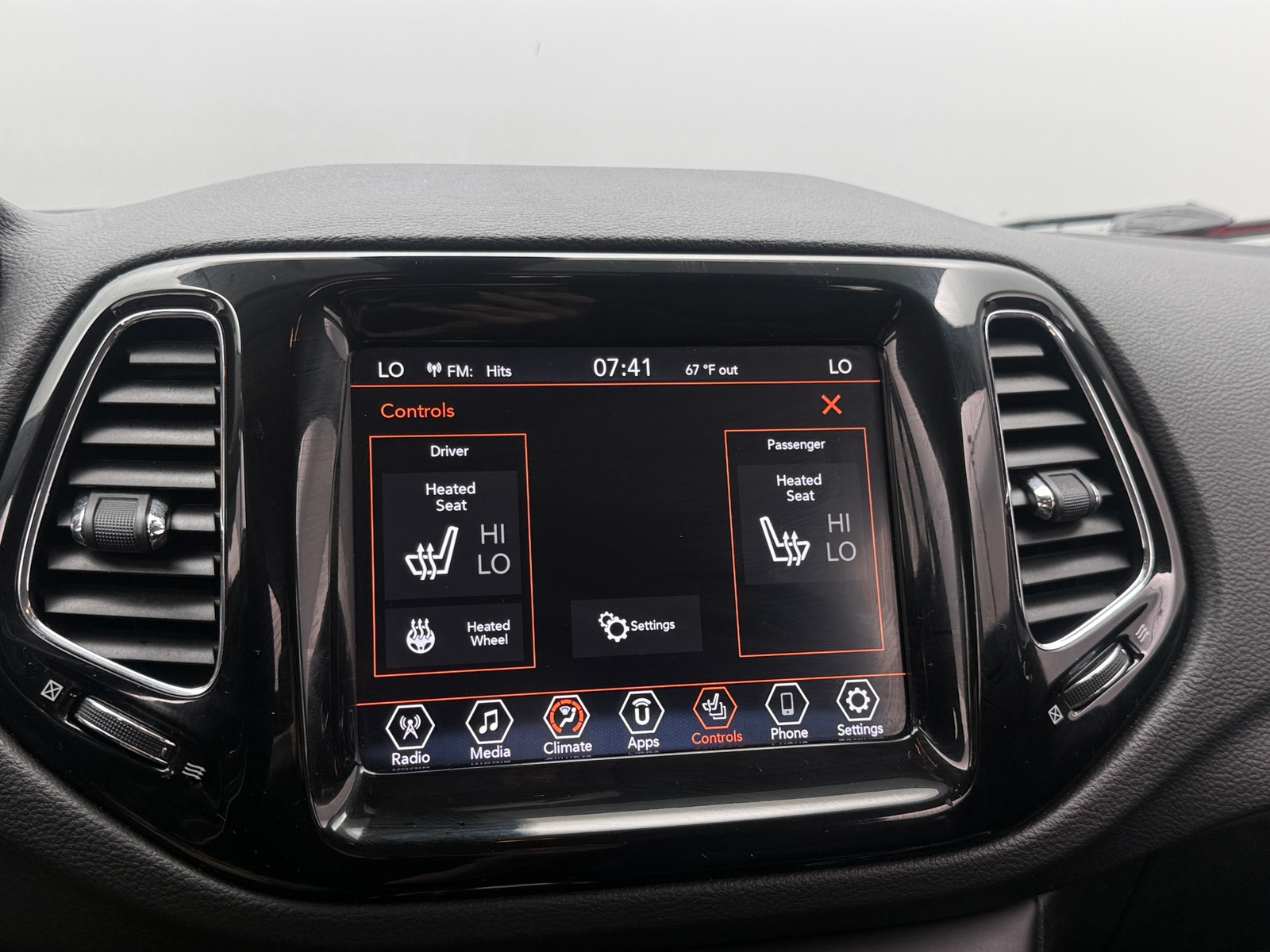 Thumbnail: 2019 Jeep Compass - 3