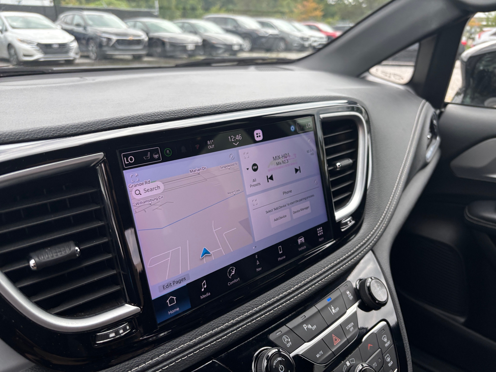 Thumbnail: 2025 Chrysler Pacifica - 4