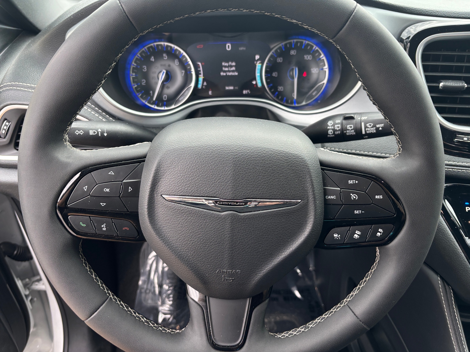 Thumbnail: 2025 Chrysler Pacifica - 5