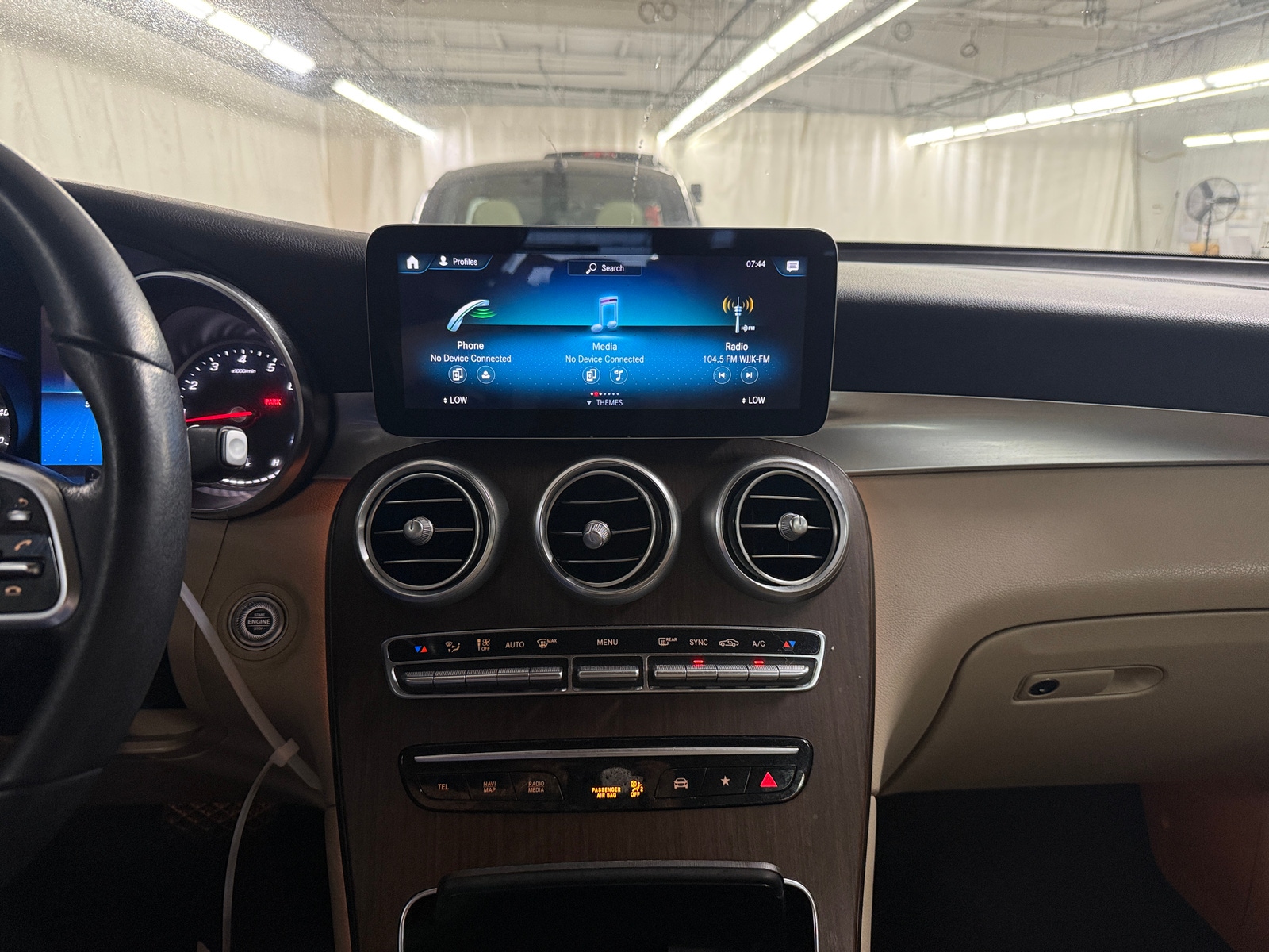 Thumbnail: 2022 Mercedes-Benz GLC - 3