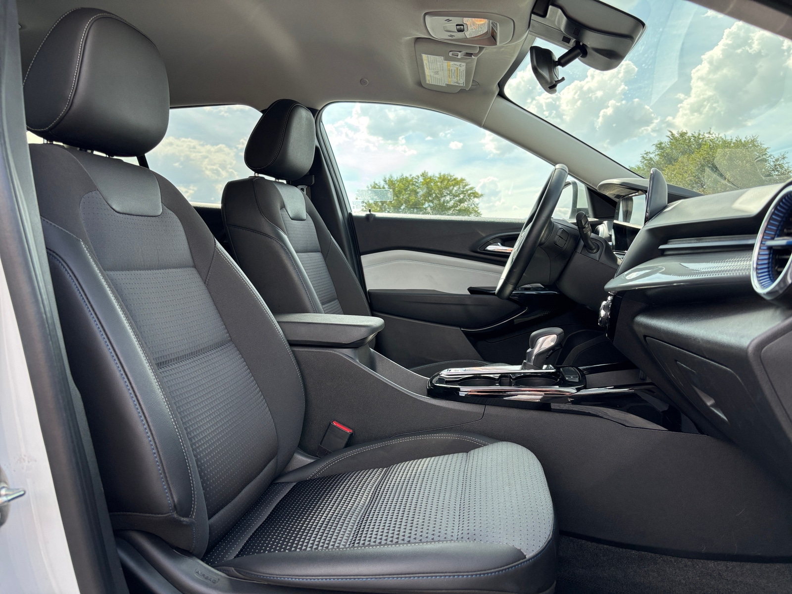 Thumbnail: 2025 Chevrolet Trax - 2