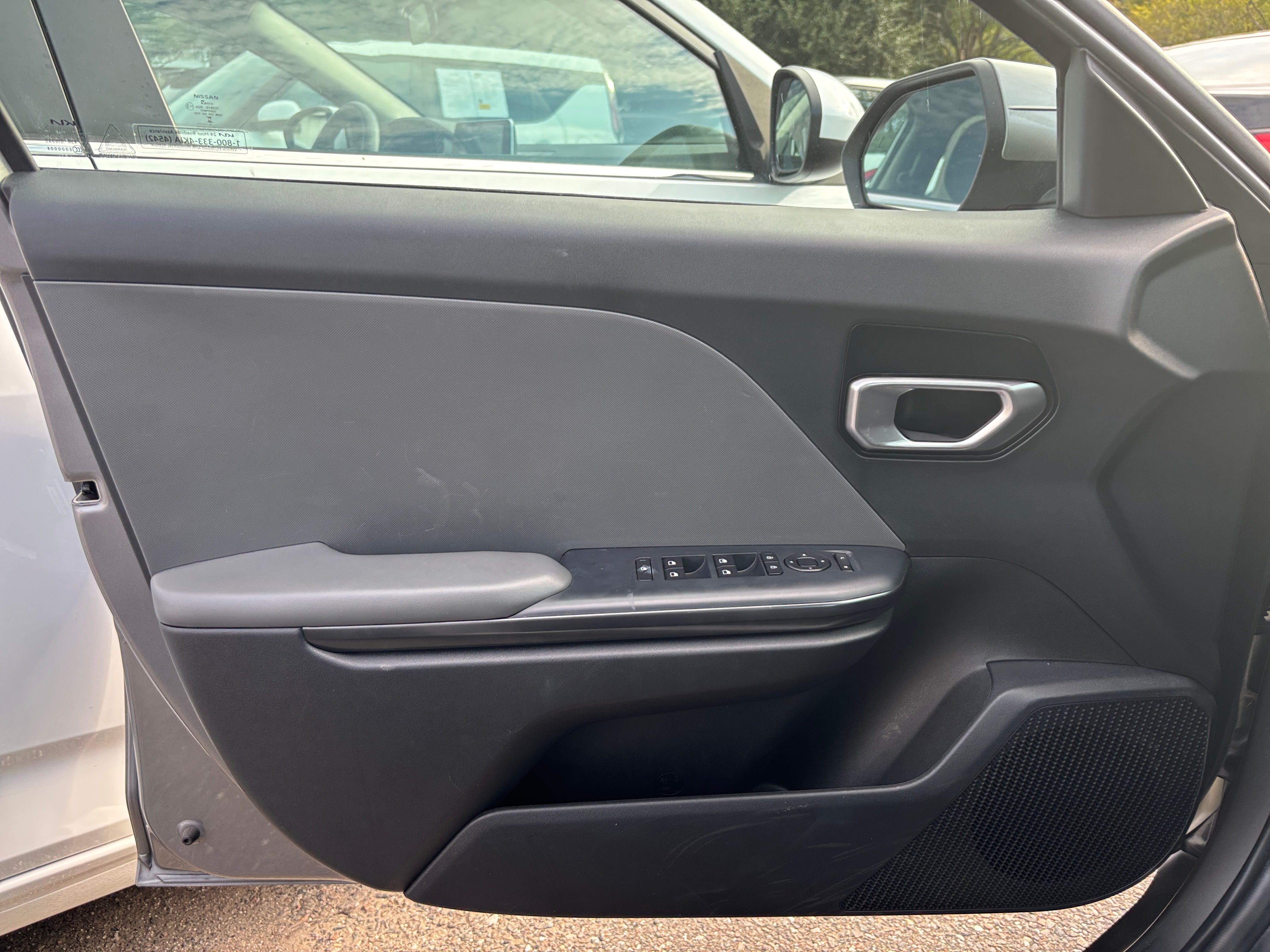 2025 Kia K4 LXS - Photo 7