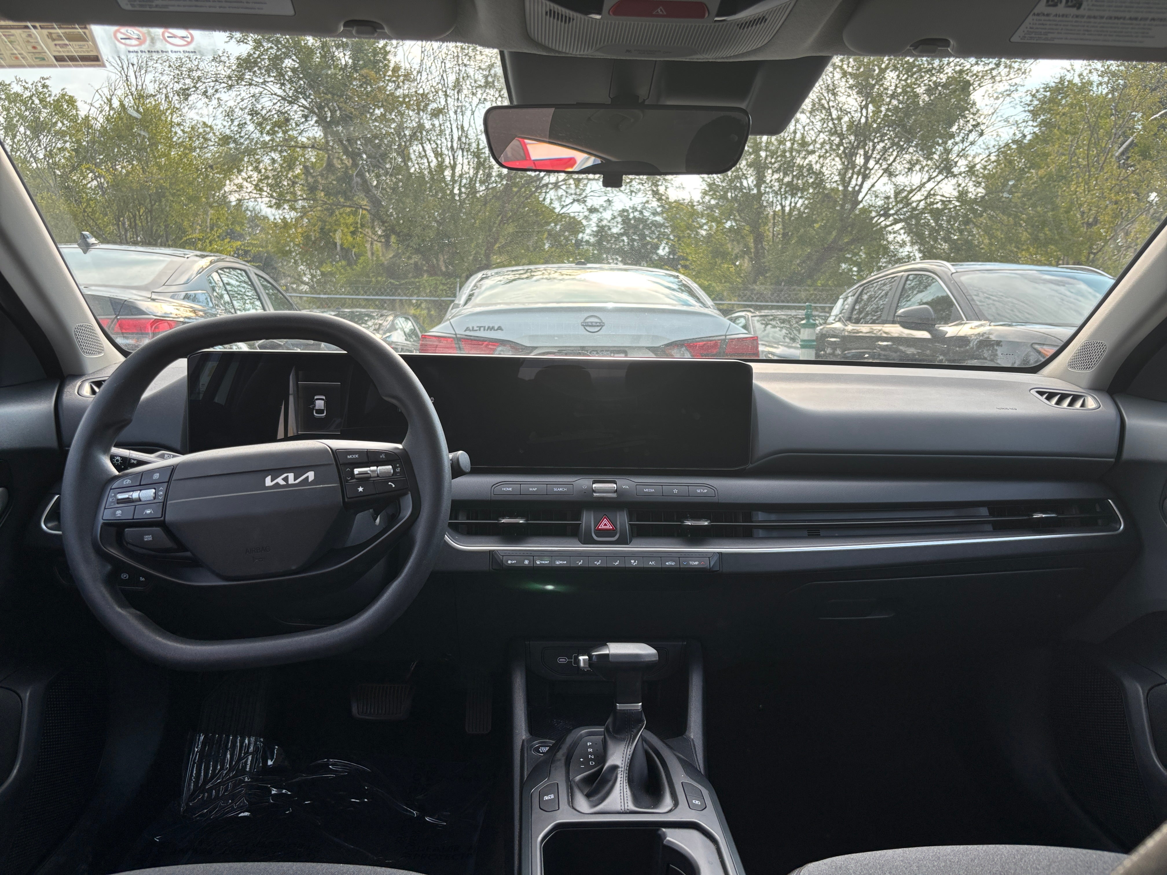 2025 Kia K4 LXS - Photo 8