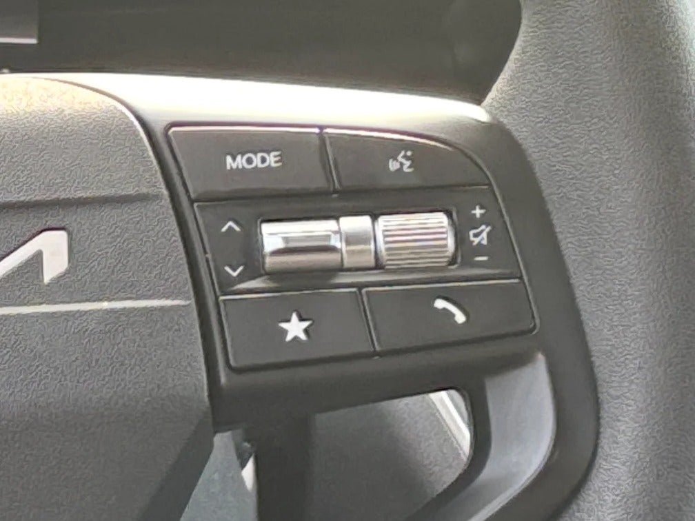 2025 Kia K4 LXS - Photo 13