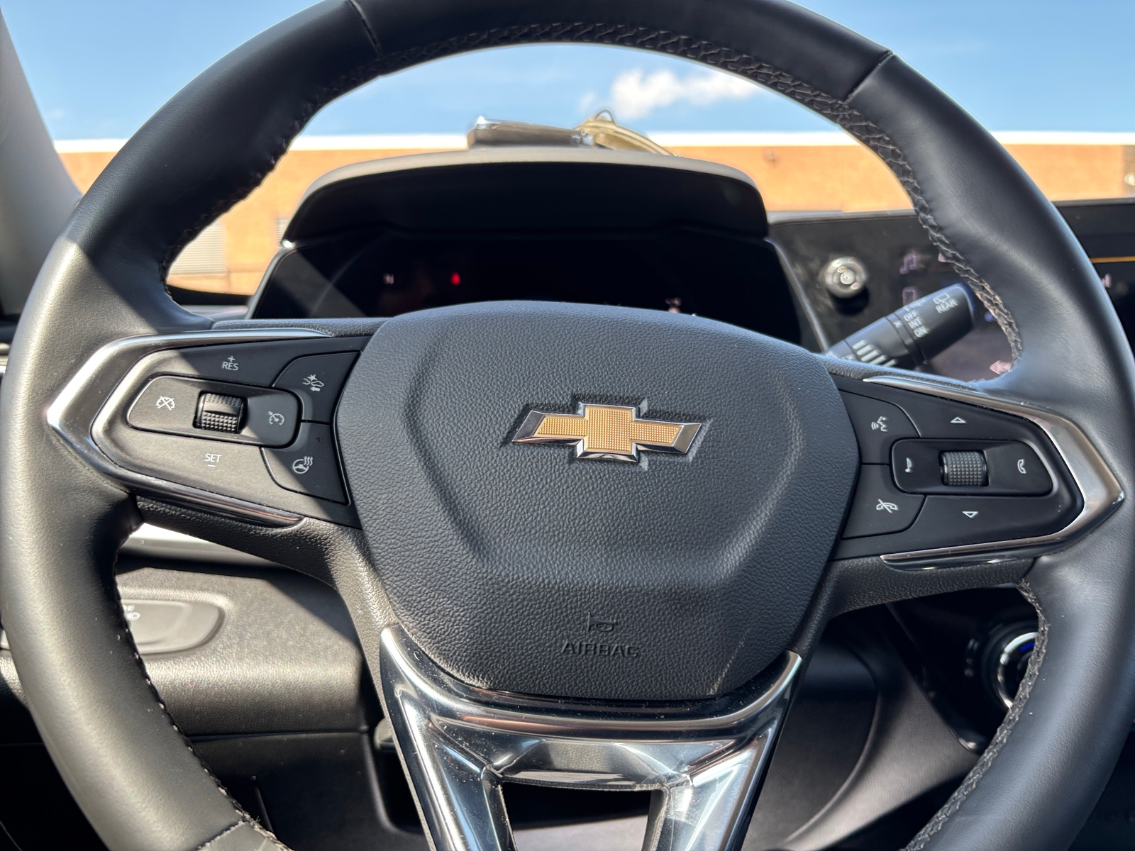 Thumbnail: 2025 Chevrolet Trax - 5