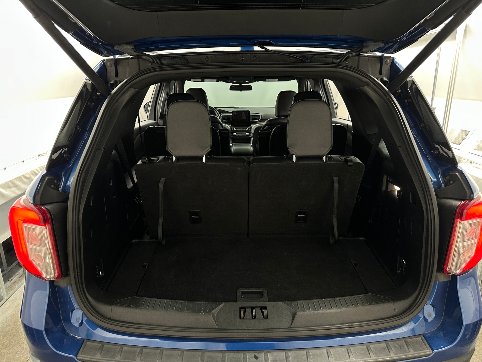 Thumbnail: 2020 Ford Explorer - 6