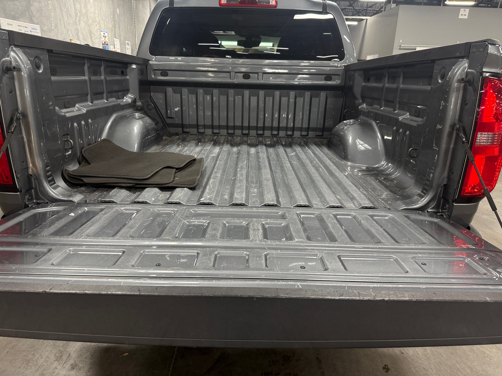 Thumbnail: 2021 Chevrolet Colorado - 7
