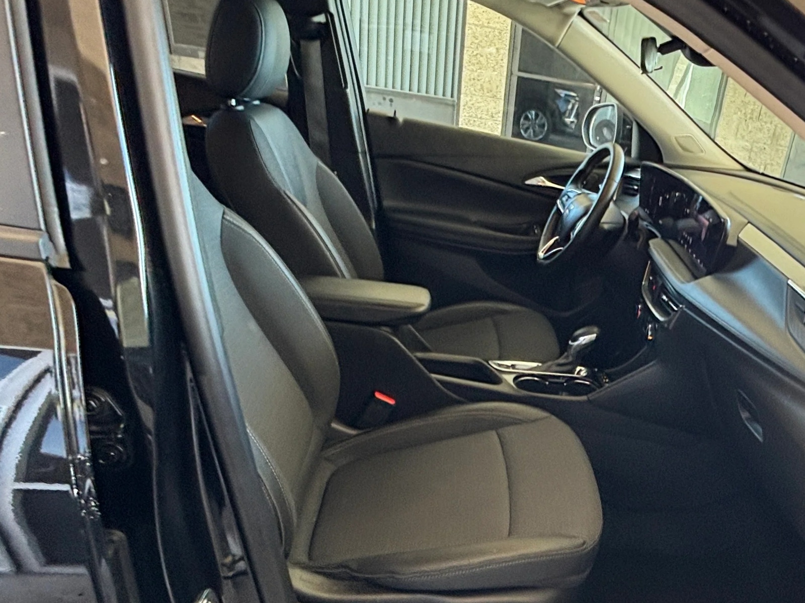 Thumbnail: 2025 Buick Encore GX - 2
