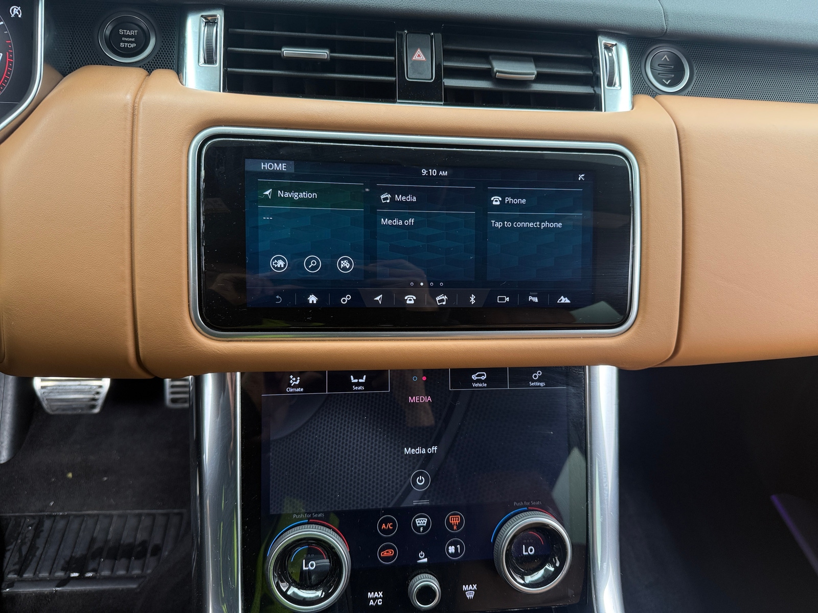 Thumbnail: 2020 Land Rover Range Rover Sport - 3