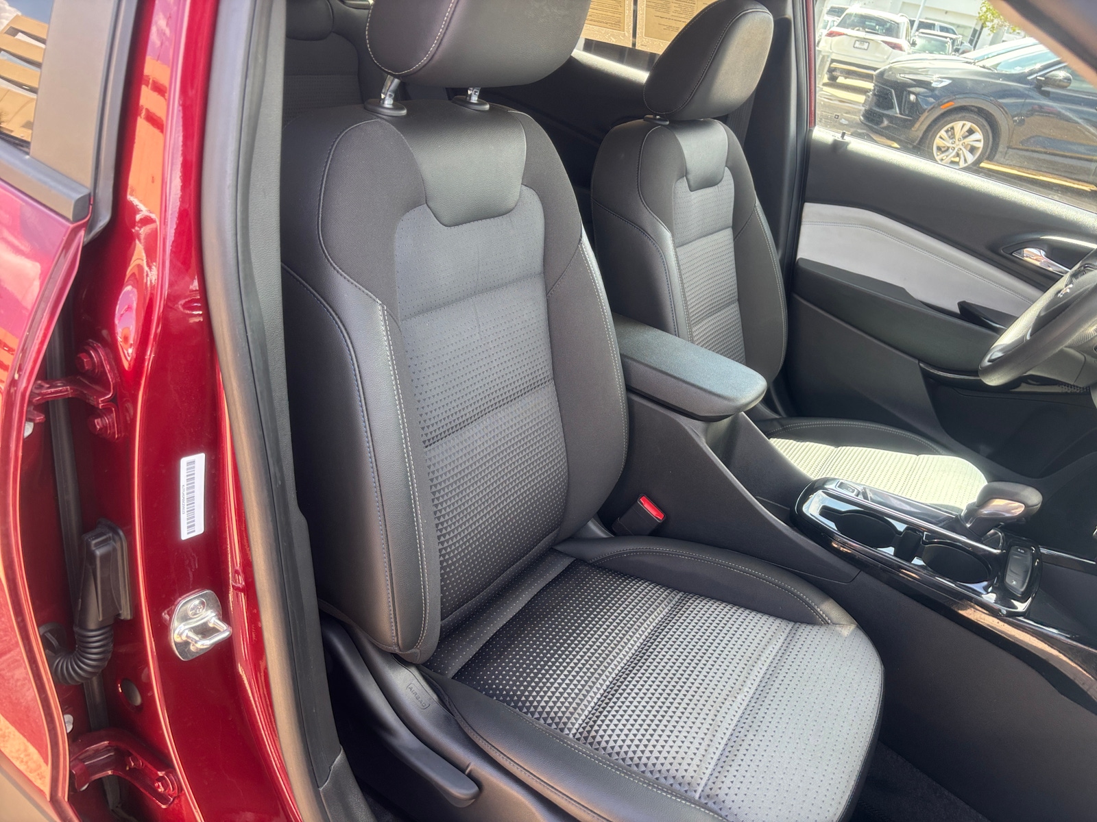 Thumbnail: 2025 Chevrolet Trax - 2