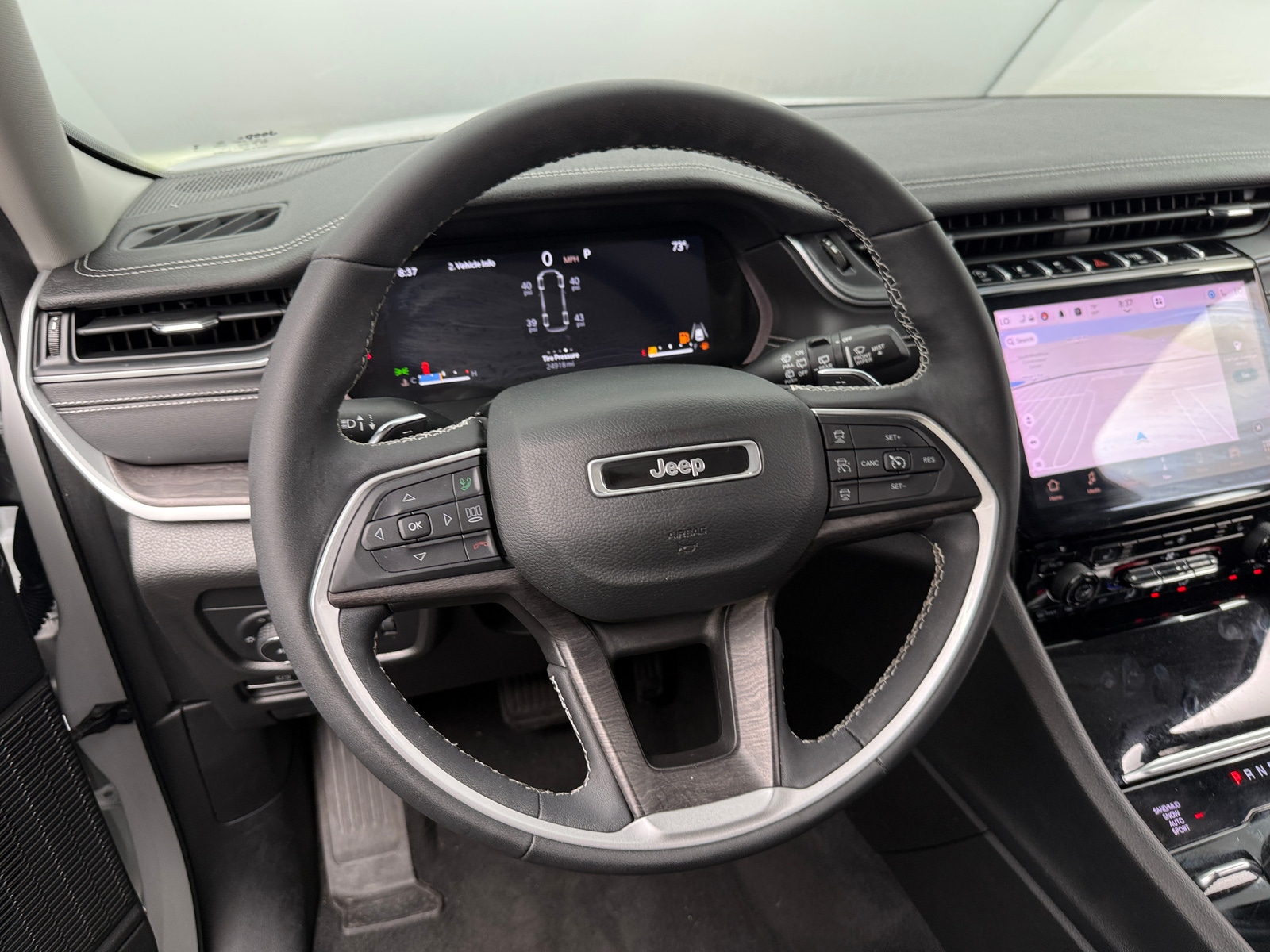 Thumbnail: 2023 Jeep Grand Cherokee L - 4