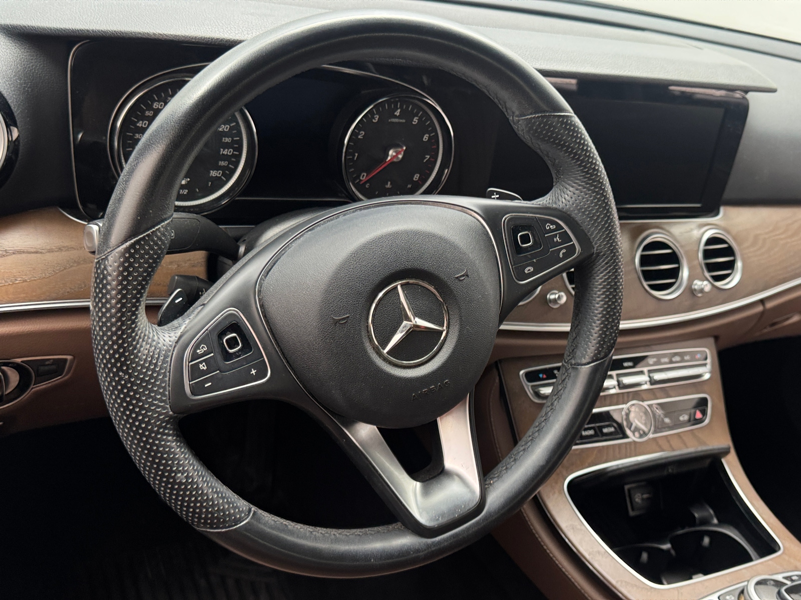 Thumbnail: 2018 Mercedes-Benz E-Class - 4