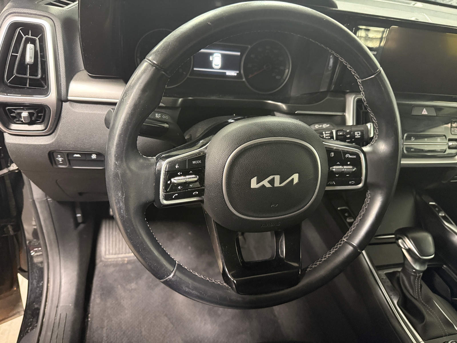 Thumbnail: 2022 Kia Sorento - 4