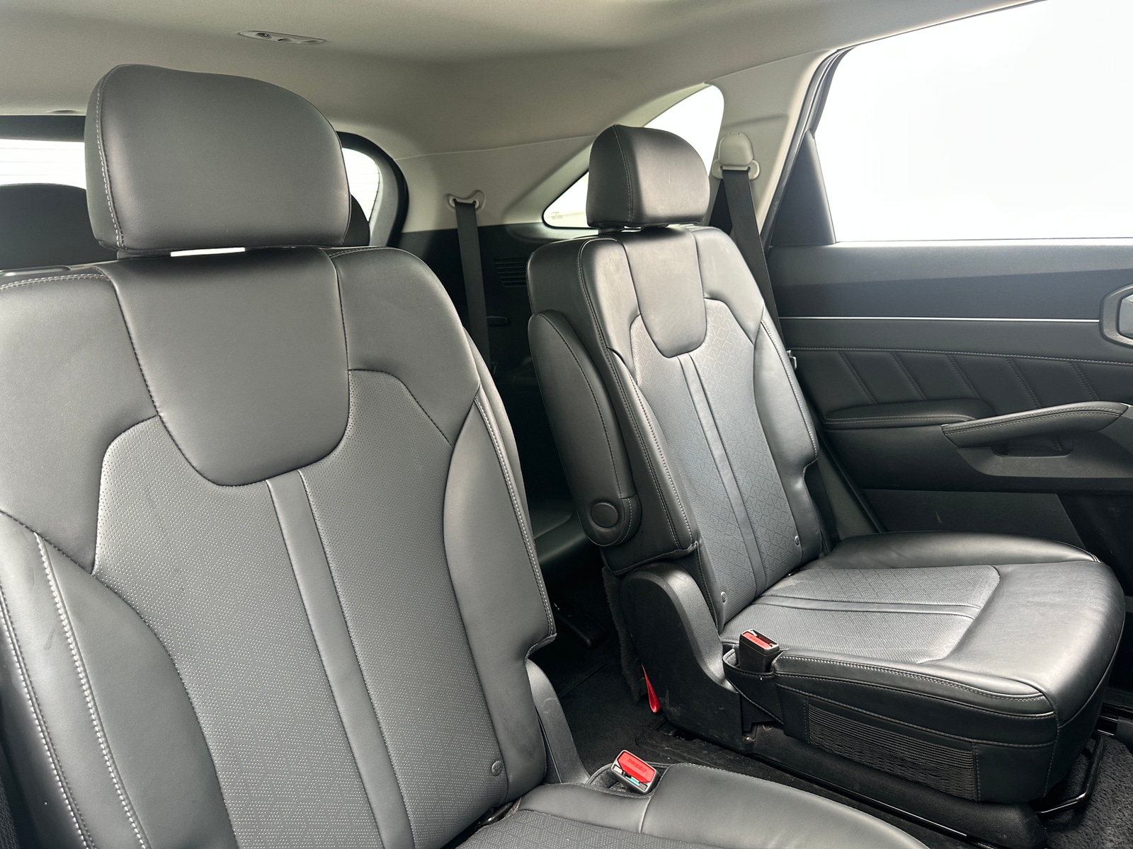 Thumbnail: 2023 Kia Sorento - 5