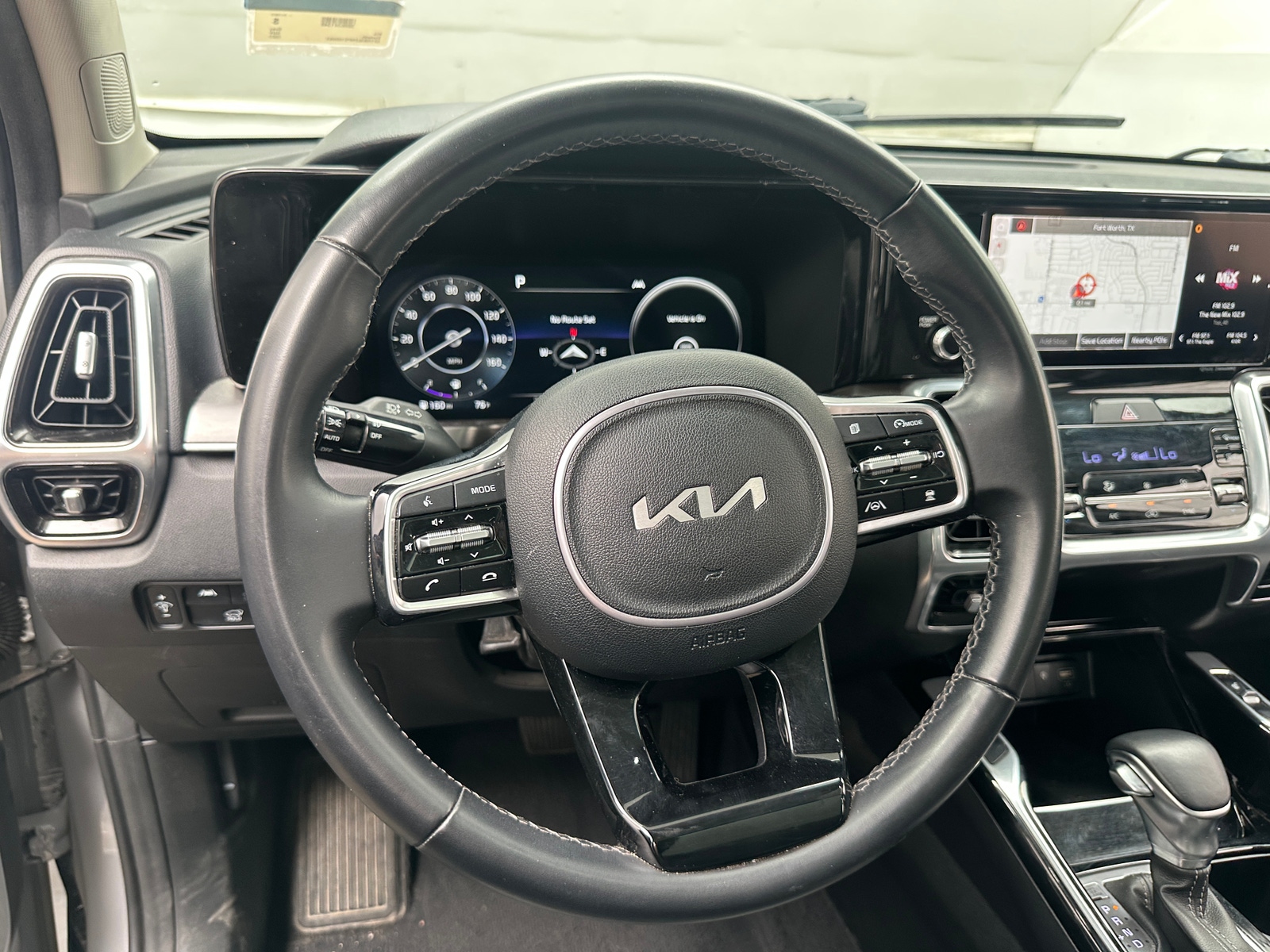 Thumbnail: 2023 Kia Sorento - 4