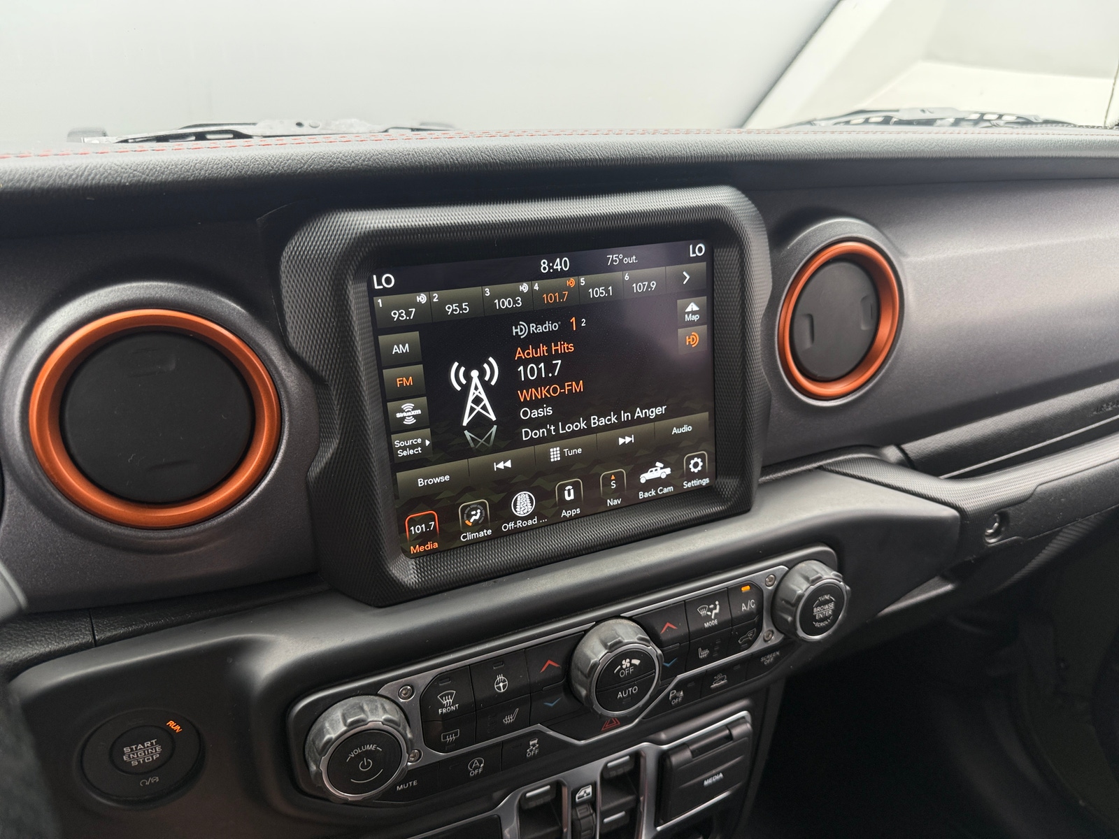 Thumbnail: 2021 Jeep Gladiator - 3