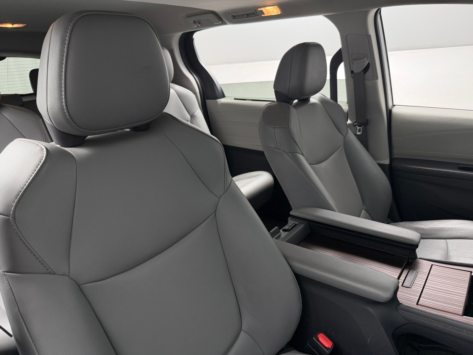 Thumbnail: 2021 Toyota Sienna - 2