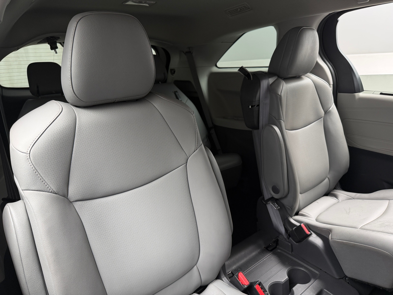 Thumbnail: 2021 Toyota Sienna - 6