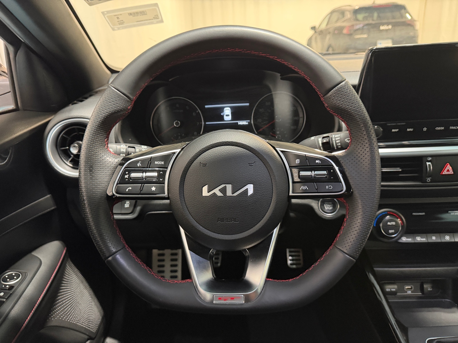 Thumbnail: 2023 Kia Forte - 4