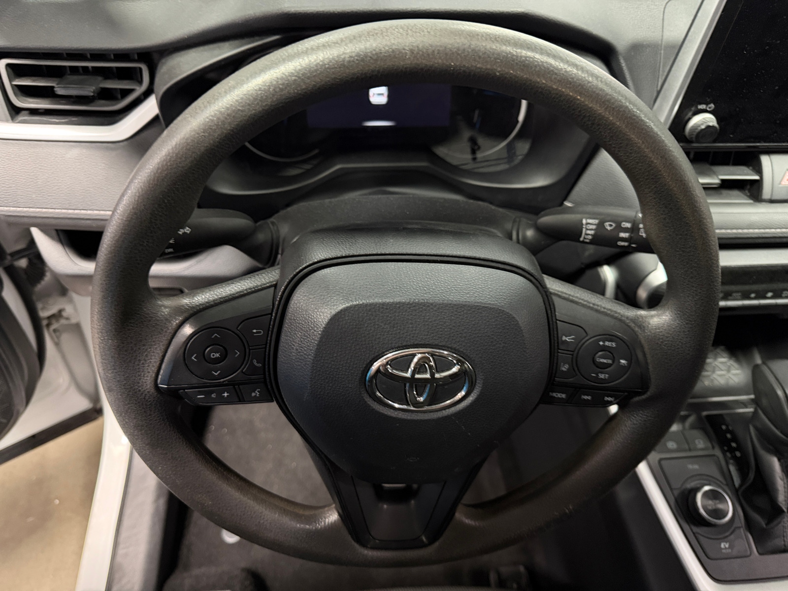 Thumbnail: 2024 Toyota RAV4 - 5