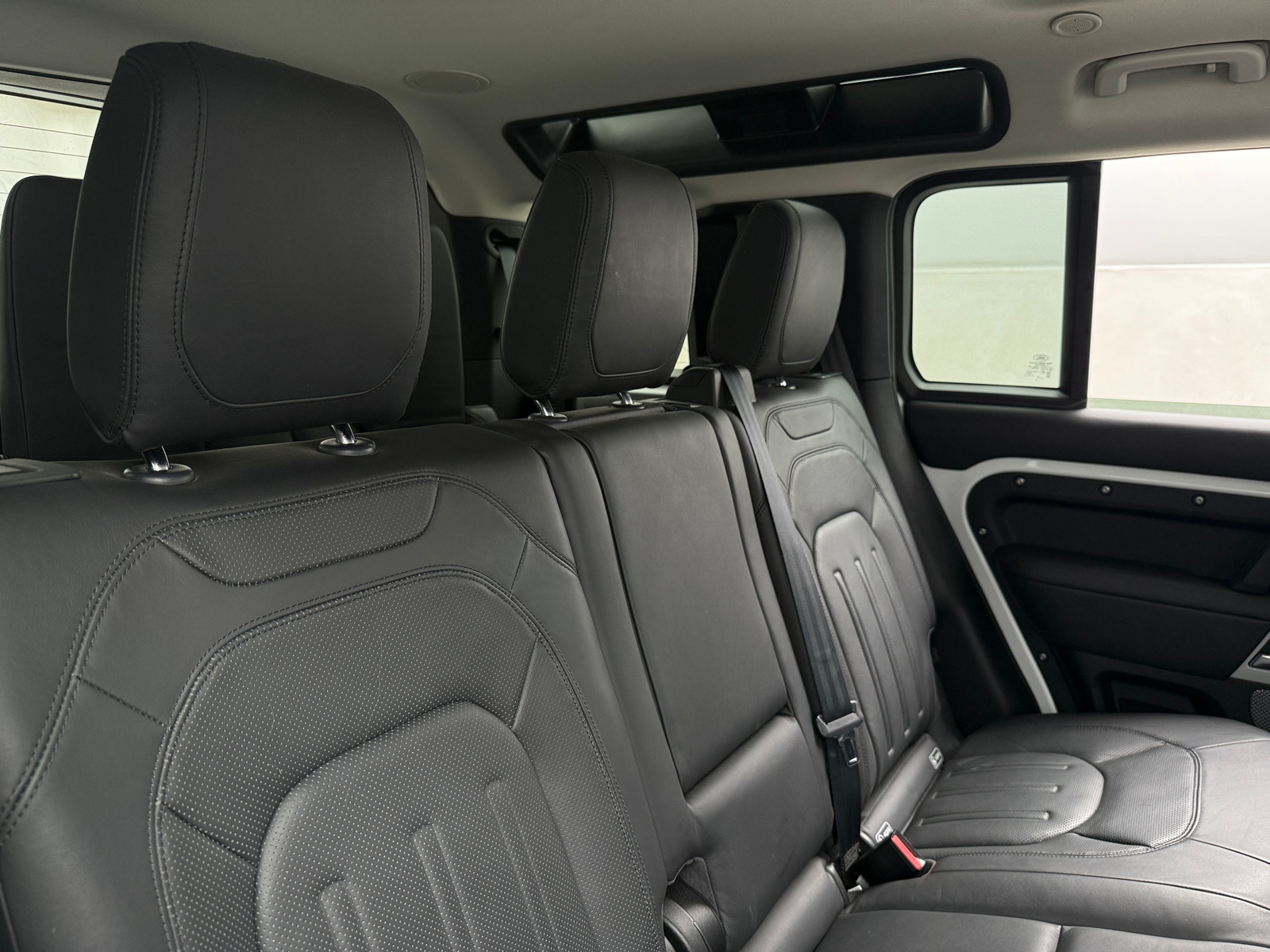 Thumbnail: 2020 Land Rover Defender - 5