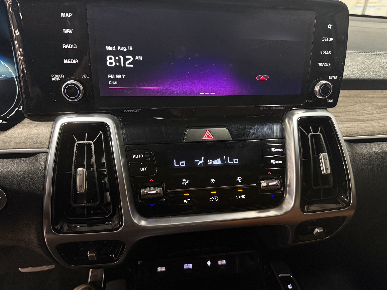 Thumbnail: 2022 Kia Sorento - 3