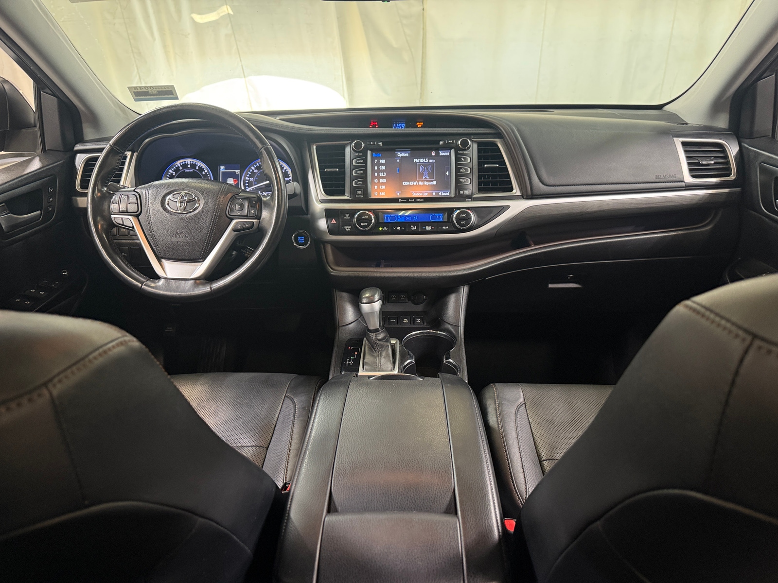 Thumbnail: 2017 Toyota Highlander - 2