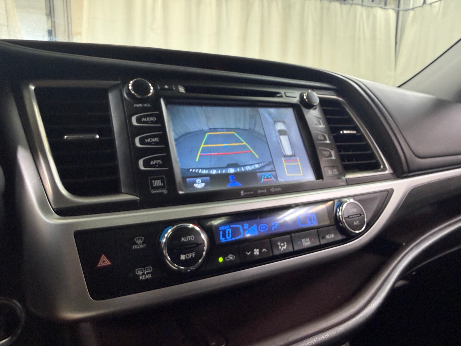 Thumbnail: 2017 Toyota Highlander - 4