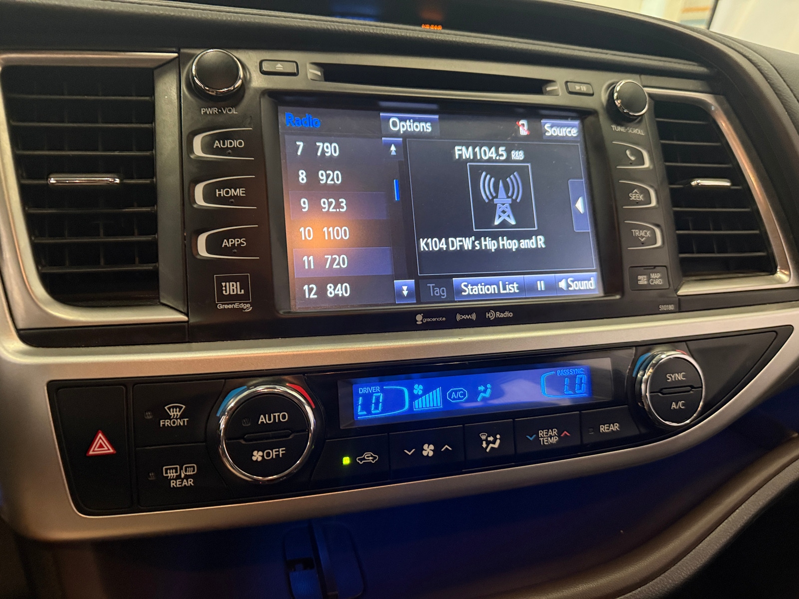 Thumbnail: 2017 Toyota Highlander - 3