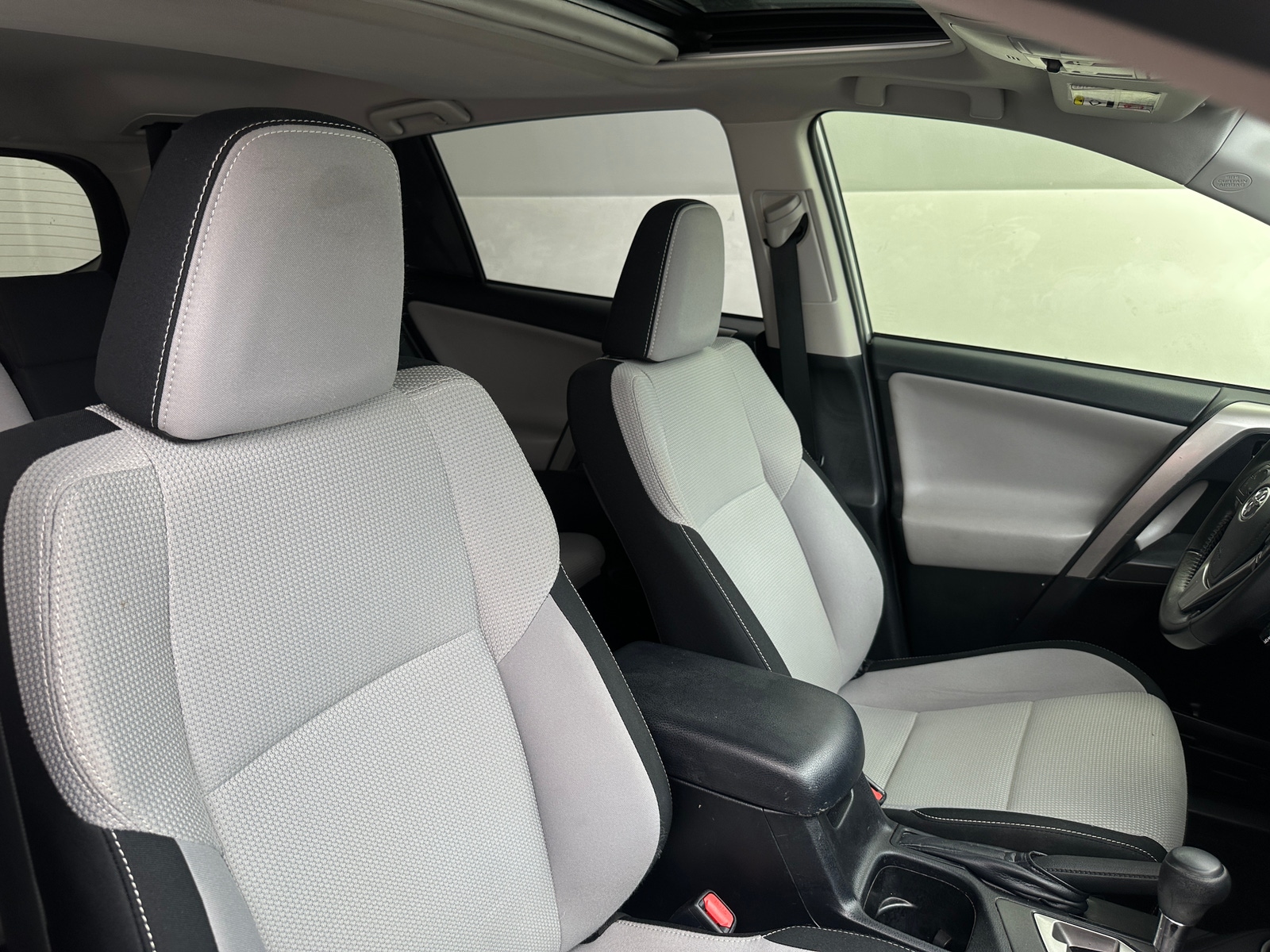 Thumbnail: 2018 Toyota RAV4 - 2
