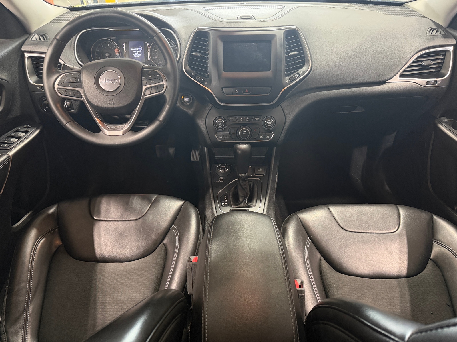 Thumbnail: 2019 Jeep Cherokee - 3