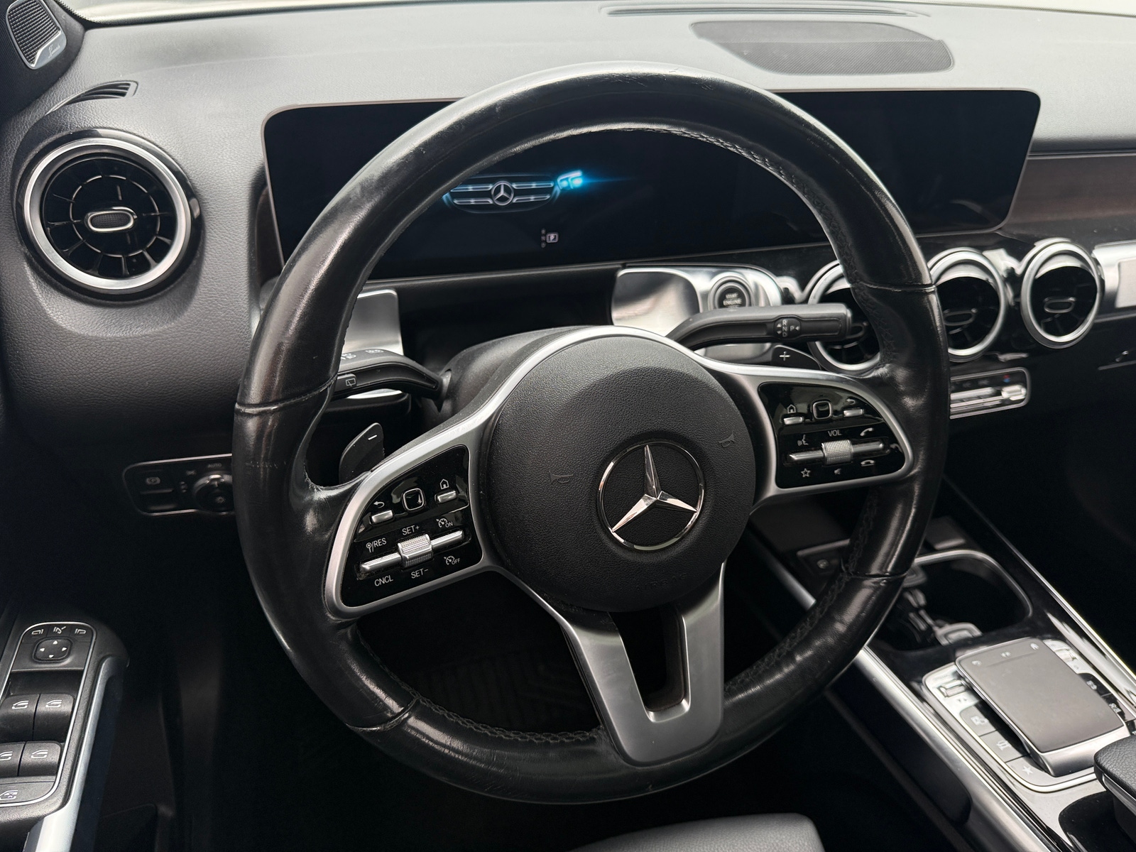 Thumbnail: 2020 Mercedes-Benz GLB - 4