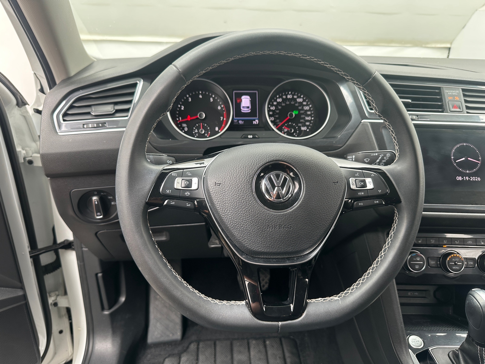 Thumbnail: 2021 Volkswagen Tiguan - 4